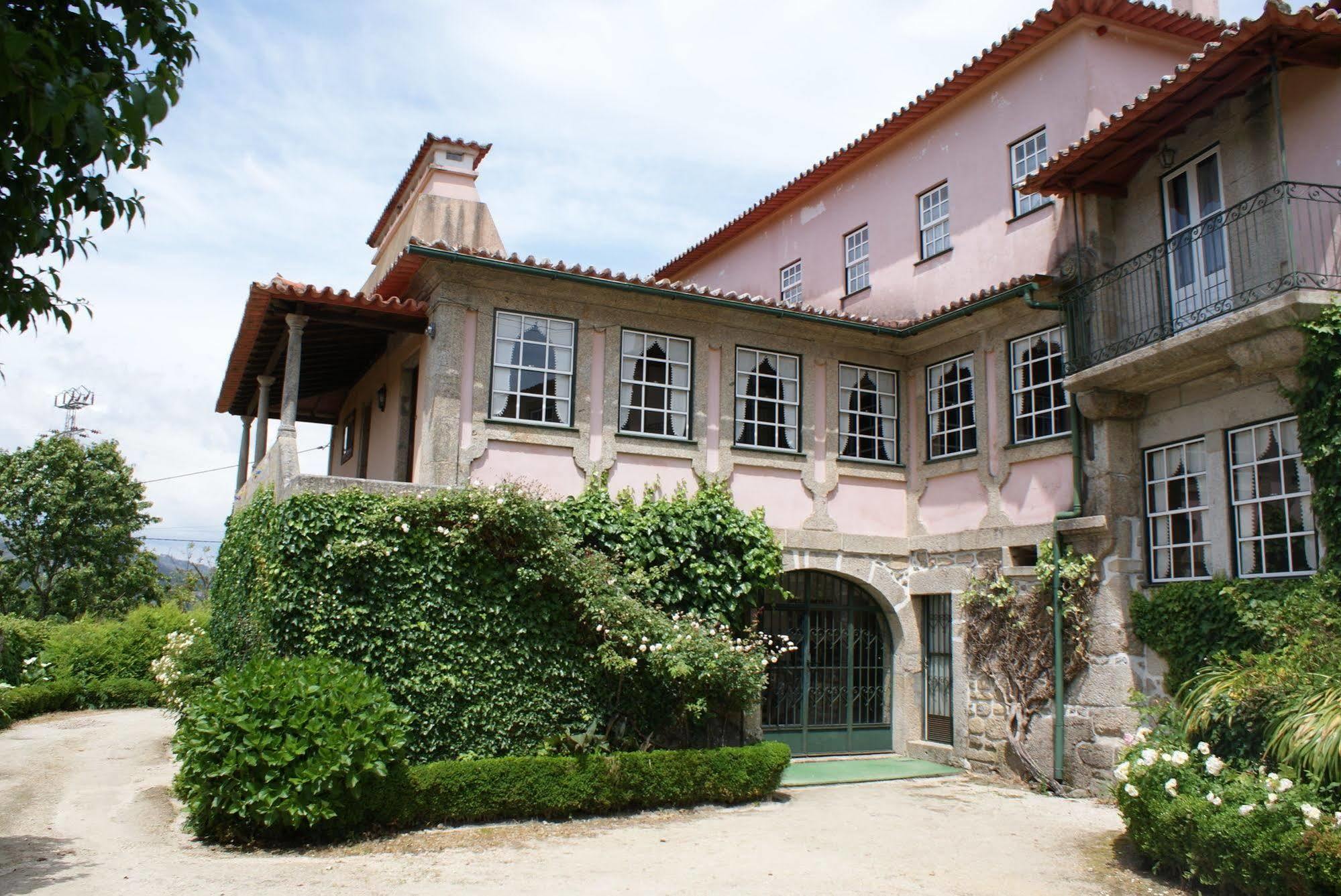 Casa Dos Assentos De Quintiaes Panzió Barcelos Kültér fotó